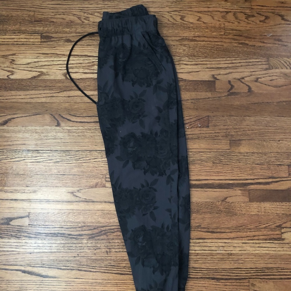 Adidas joggers lace/floral black